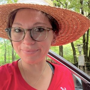 Meet your Posher, Kayla